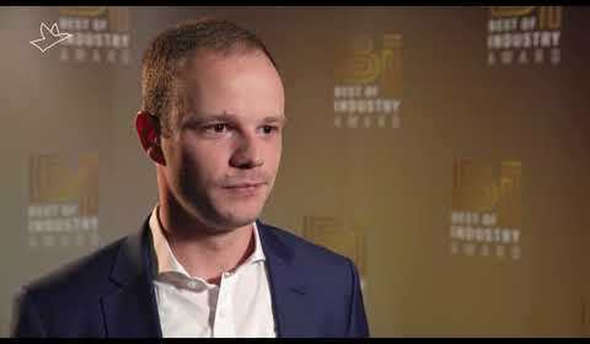 Kategorie Robotik - Gewinner des Best of Industry 2019 Comau Deutschland GmbH (YouTubePlayer_MYMIu7Tytso_MM MaschinenMarkt)