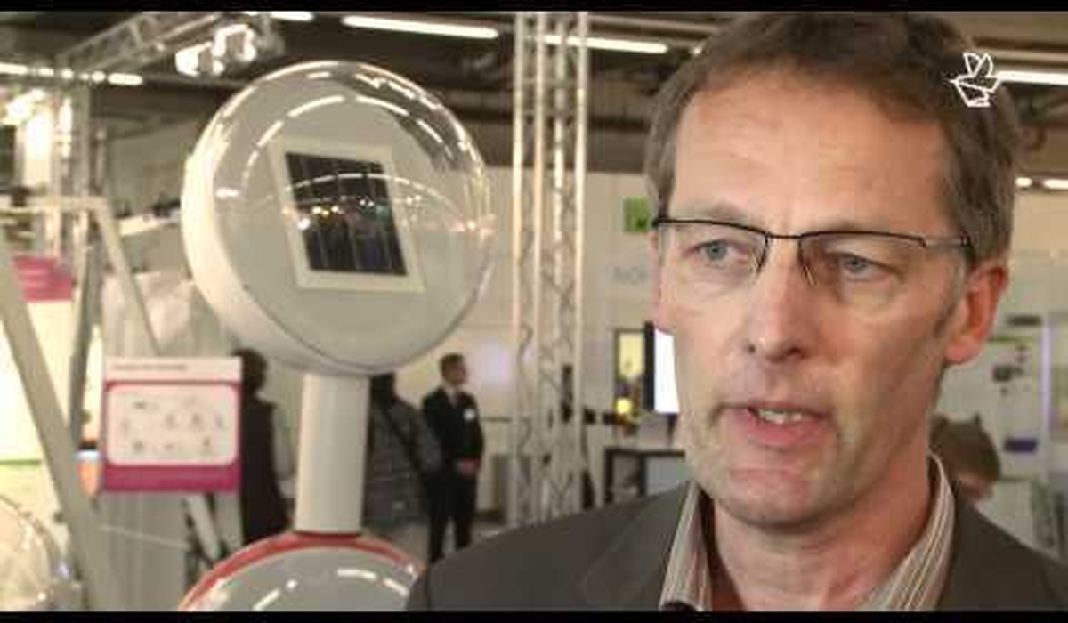 Achema 2012: T-Shirts, Tüten und Tenside -- Nachhaltige Chemie: Interview mit Dr. Hempel (DBU) (YouTubePlayer_uc__Jm5g_-I_Process.de)